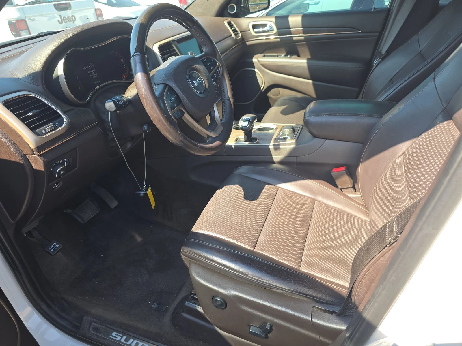 Jeep Grand cherokee 2015 Jeep Grand Cherokee Summit - изображение 9