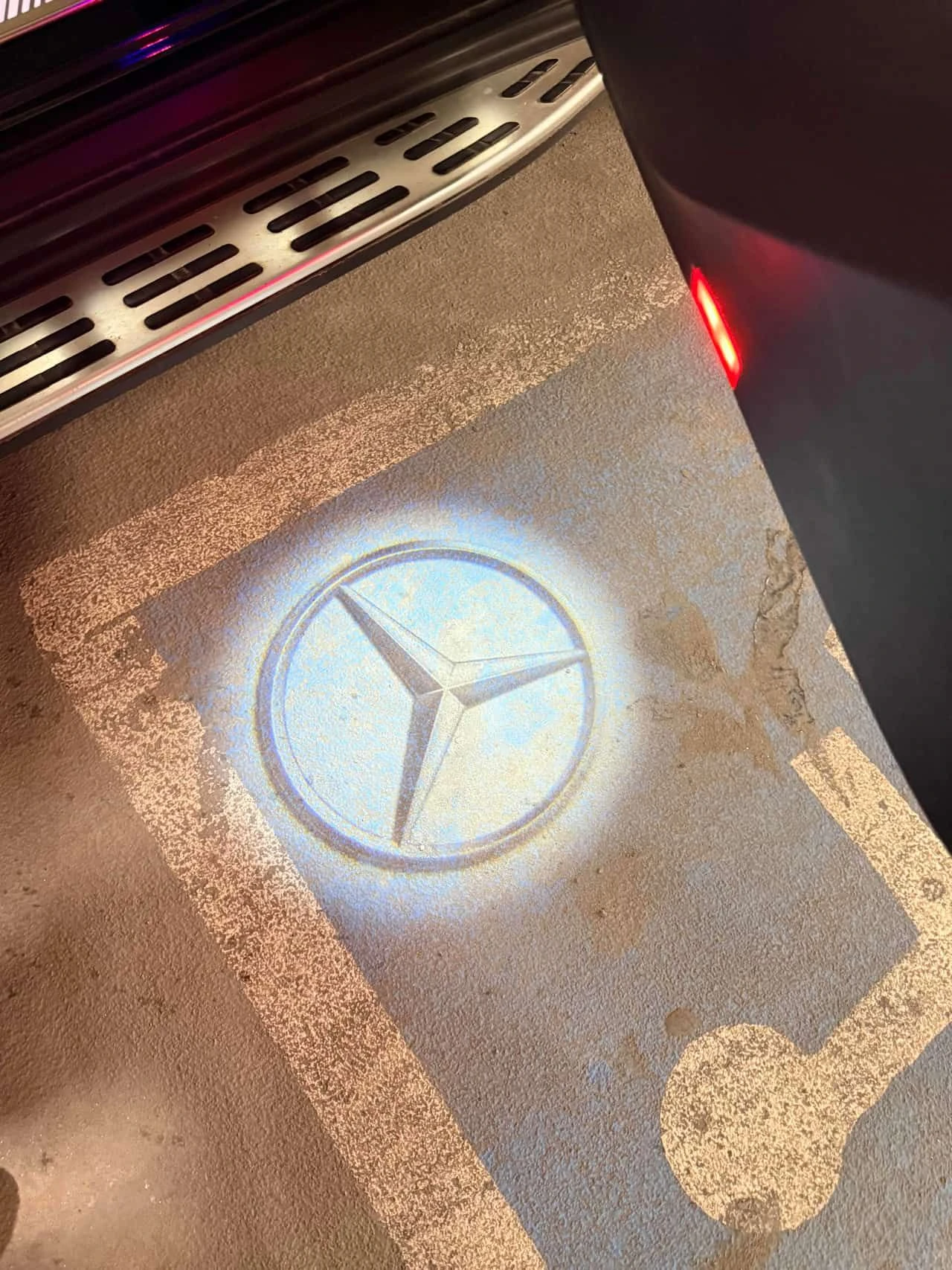 Mercedes-Benz GLE 53 4MATIC * BURMESTER * ДИСТРОНИК * 360 * ОБДУХВАНЕ * ПАМЕТ, снимка 12 - Автомобили и джипове - 53940484