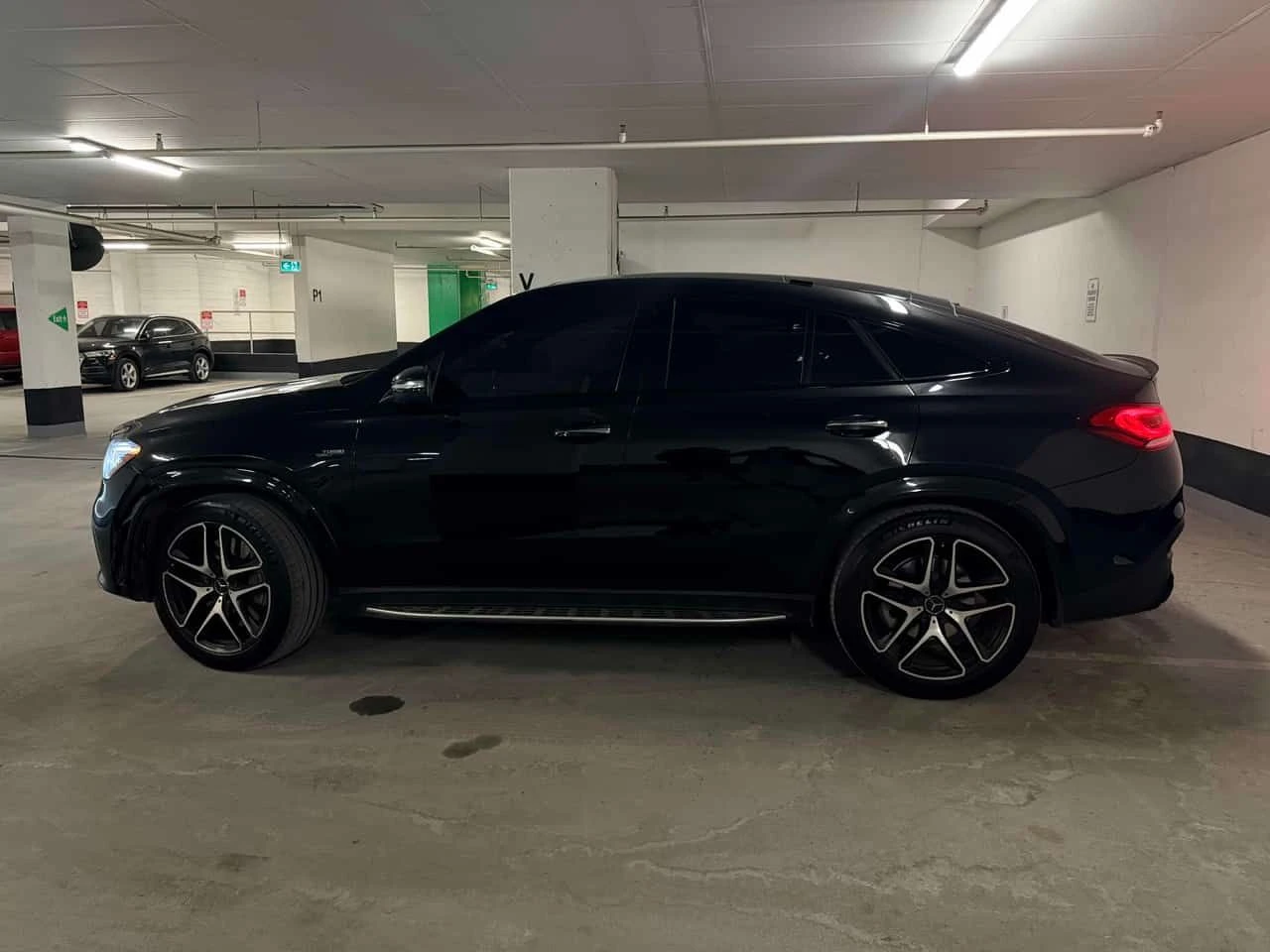 Mercedes-Benz GLE 53 4MATIC * BURMESTER * ДИСТРОНИК * 360 * ОБДУХВАНЕ * ПАМЕТ, снимка 2 - Автомобили и джипове - 53940484