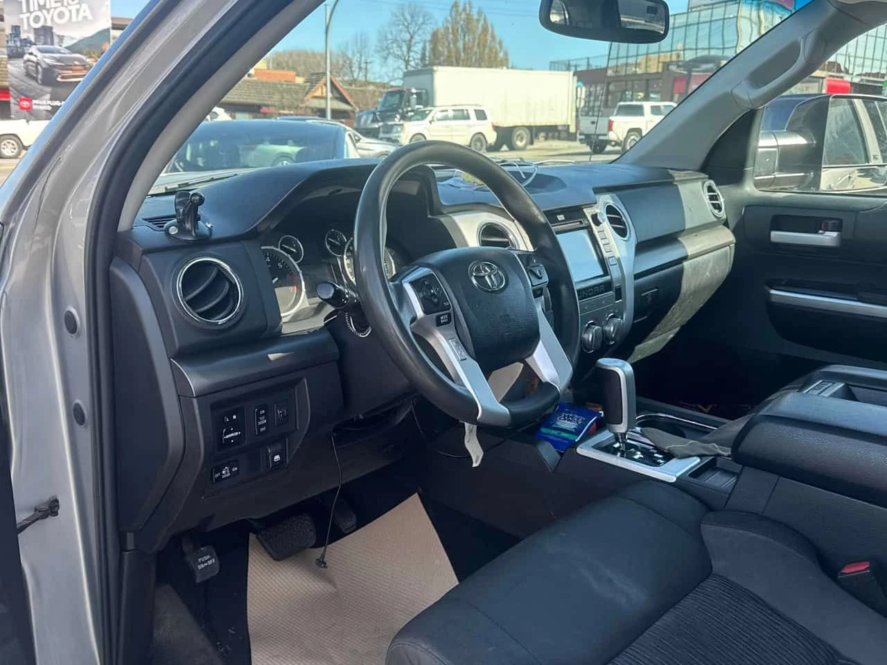 Toyota Tundra * SR5 * PANO* KEYLES* ПОДГРЕВ* , снимка 5 - Автомобили и джипове - 53991964