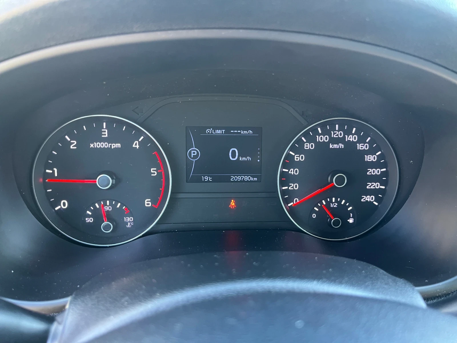 Kia Sportage, снимка 6 - Автомобили и джипове - 54550525