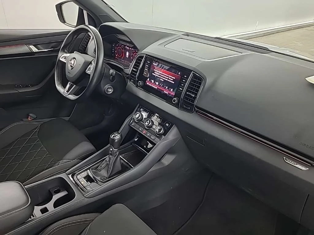 Skoda Karoq 1.5 TSI Sportline Business 150 коня Ръчка, снимка 8 - Автомобили и джипове - 55298639