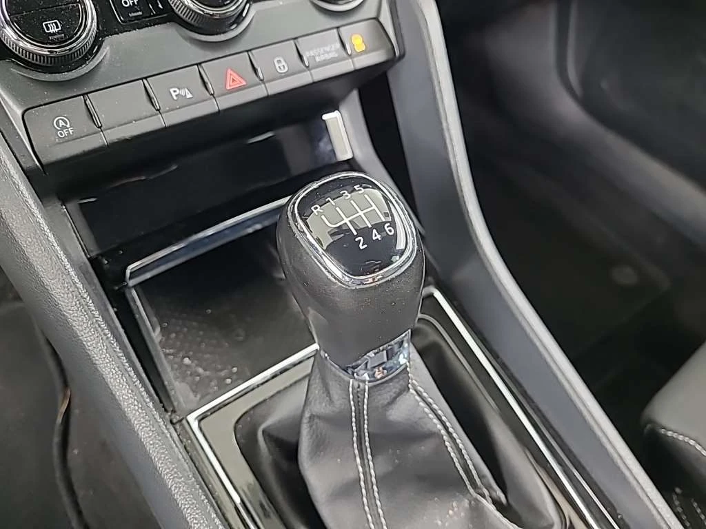 Skoda Karoq 1.5 TSI Sportline Business 150 коня Ръчка, снимка 12 - Автомобили и джипове - 55298639