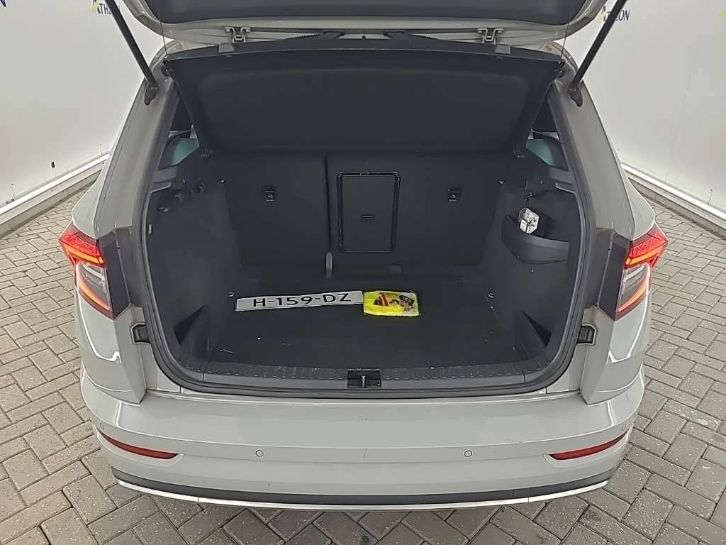 Skoda Karoq 1.5 TSI Sportline Business 150 коня Ръчка, снимка 9 - Автомобили и джипове - 55298639