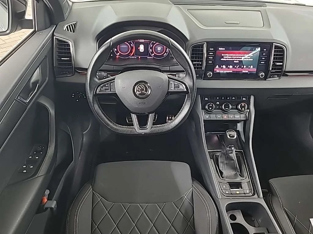 Skoda Karoq 1.5 TSI Sportline Business 150 коня Ръчка, снимка 7 - Автомобили и джипове - 55298639