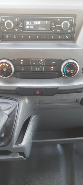 Ford Transit 2.0 tdci клима , снимка 16