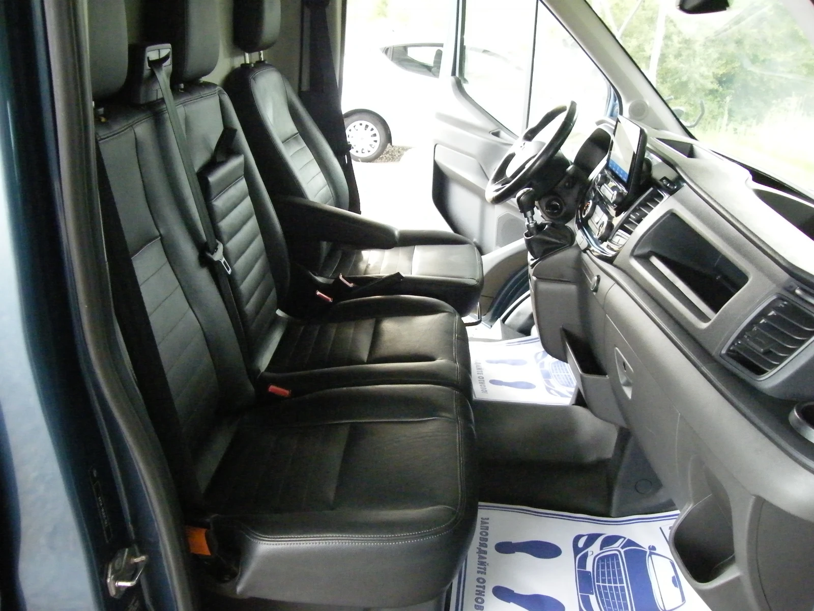 Ford Transit 2.0 TDCI EURO 6D, снимка 13 - Бусове и автобуси - 55610384