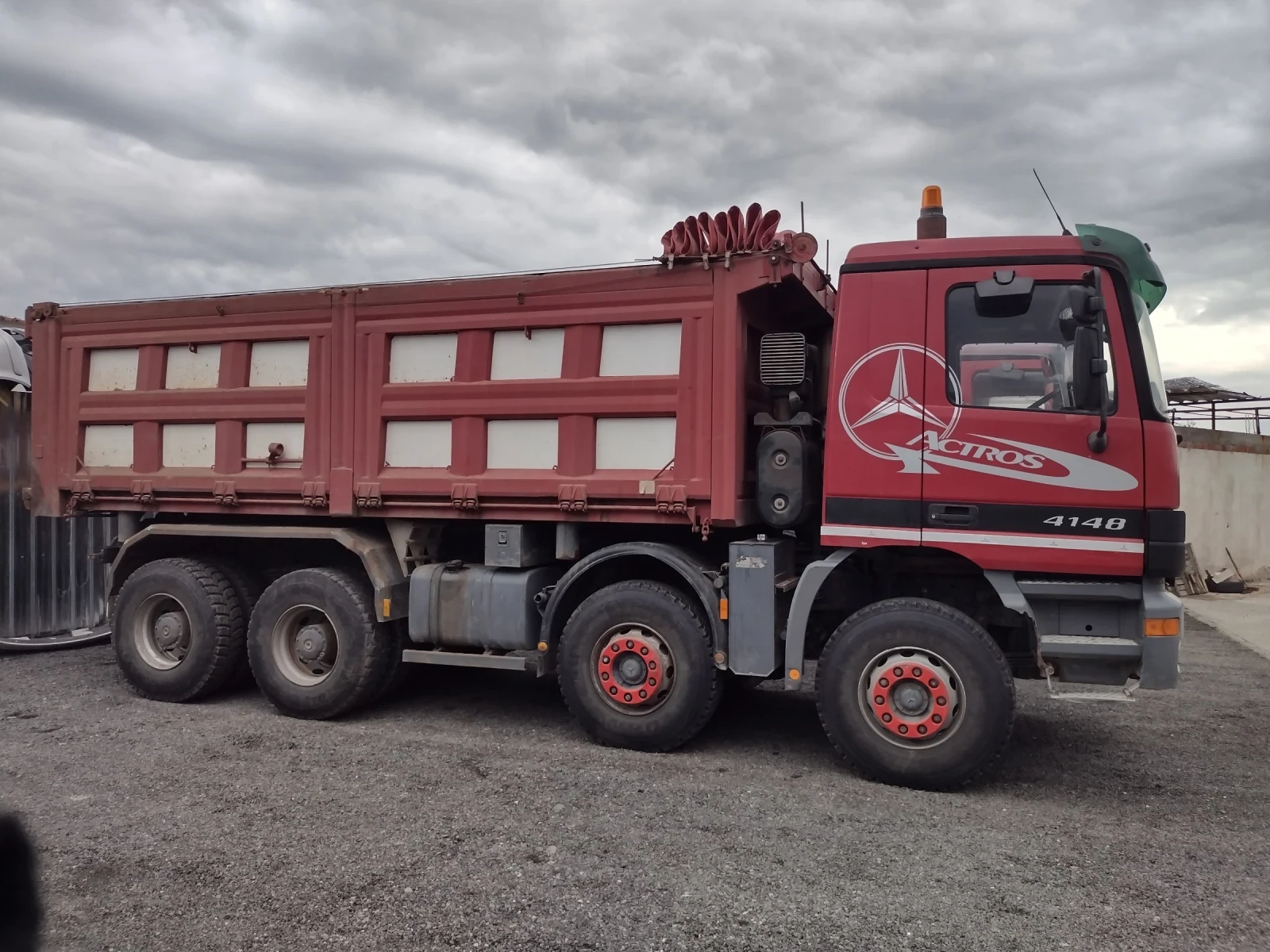 Mercedes-Benz Actros 8x4 - изображение 2