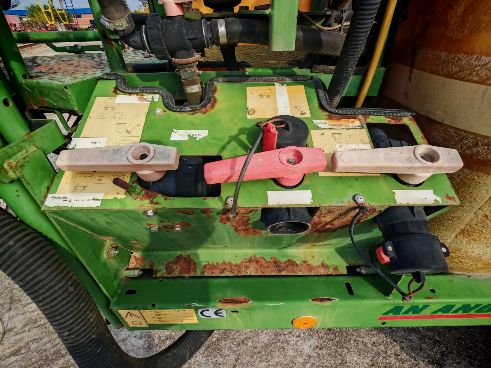 Пръскачка Amazone 2200 - изображение 10