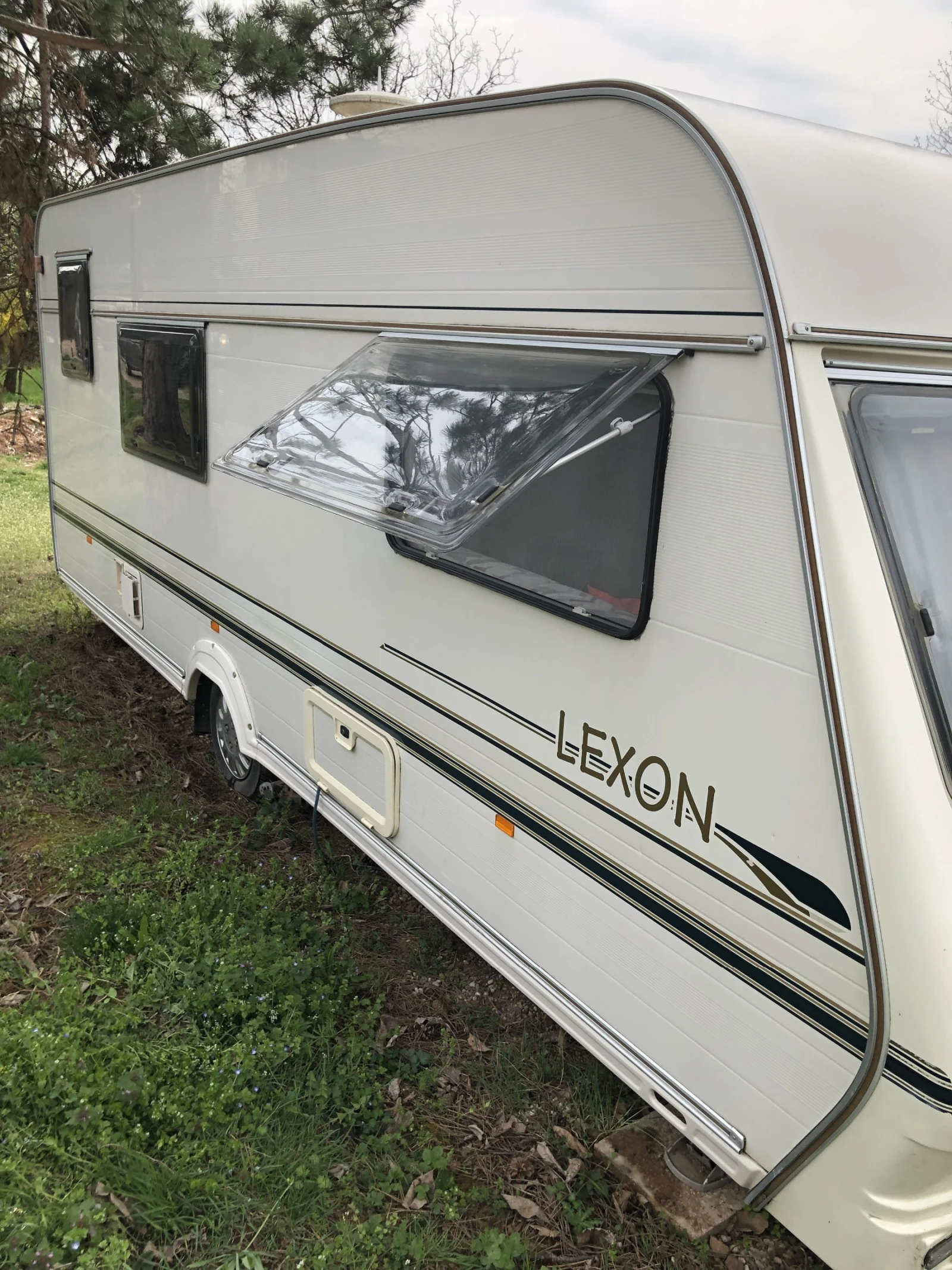 Каравана Други lunar lexon, снимка 2 - Каравани и кемпери - 54360387