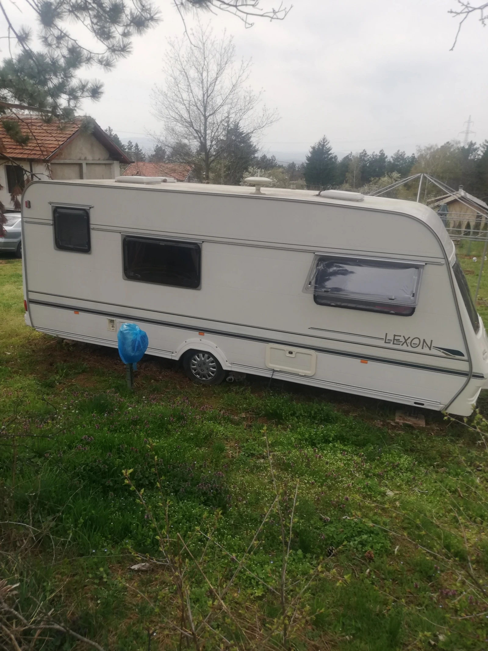 Каравана Други lunar lexon, снимка 4 - Каравани и кемпери - 54360387