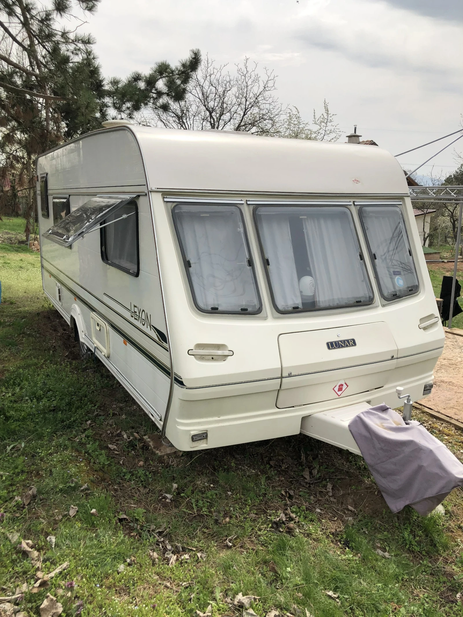 Каравана Други lunar lexon, снимка 3 - Каравани и кемпери - 54360387