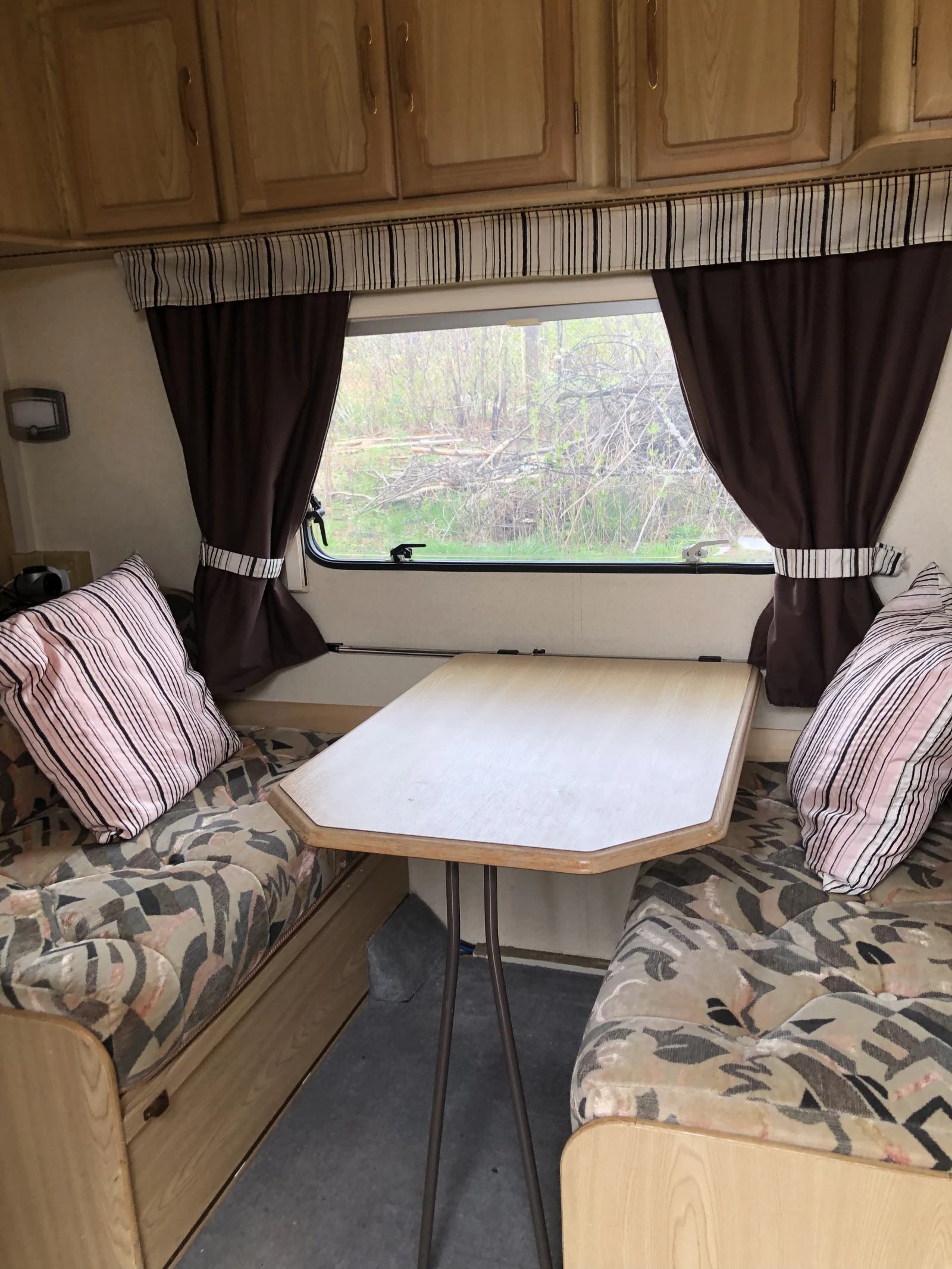 Каравана Други lunar lexon, снимка 12 - Каравани и кемпери - 54360387