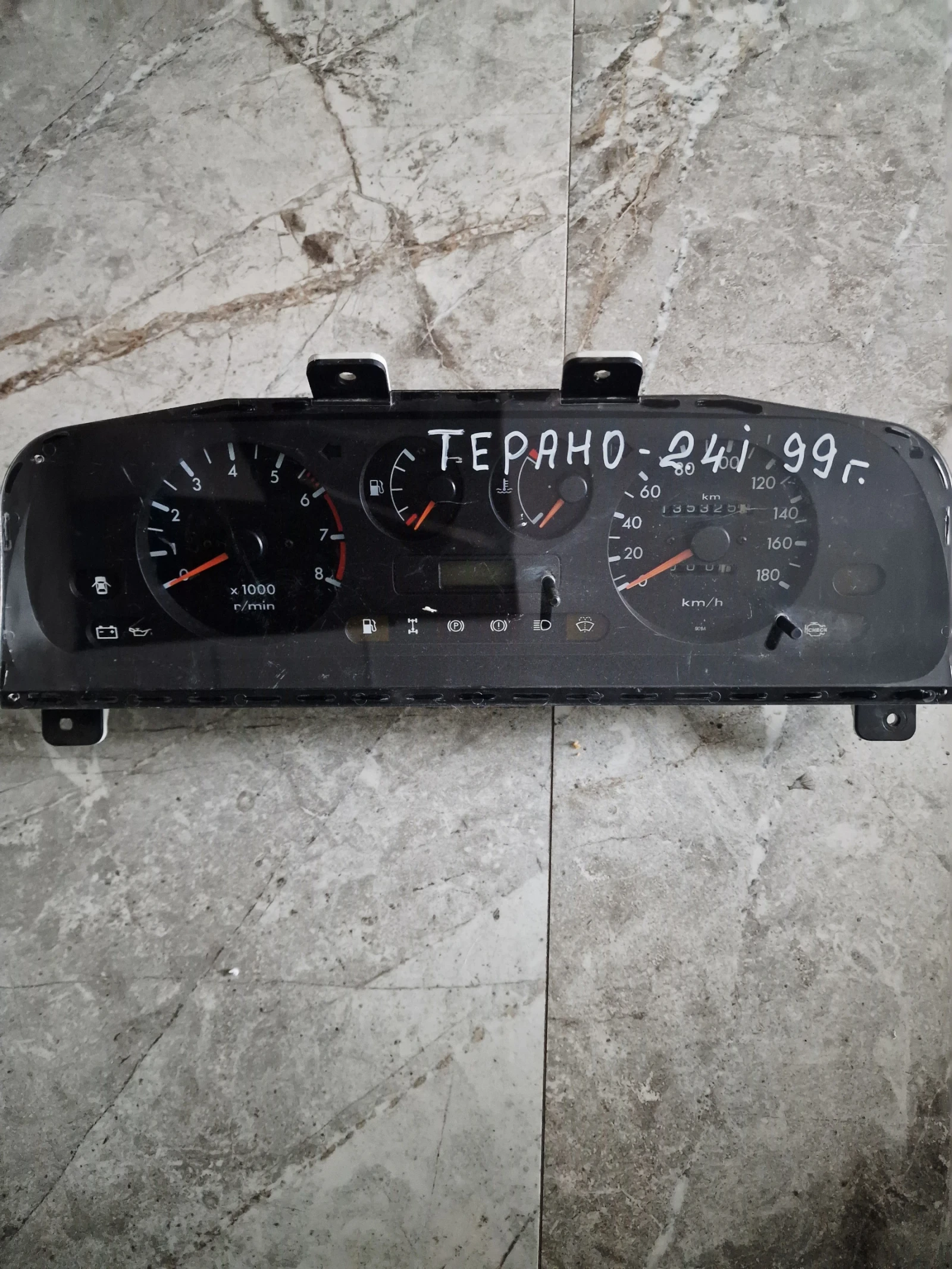 километраж за NISSAN TERRANO 2.4 I 