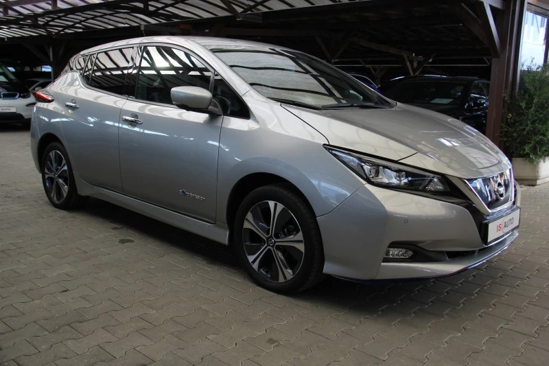 Nissan Leaf   62Kwh/Камера360/FullLed/Virtual/Подгрев 4х/BOSE, снимка 3 - Автомобили и джипове - 45557156