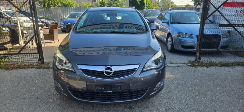 Opel Astra Автомат навигация , снимка 1 - Автомобили и джипове - 46349249