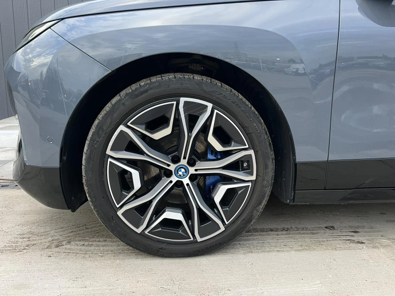 BMW iX xDrive50, снимка 15 - Автомобили и джипове - 48575393