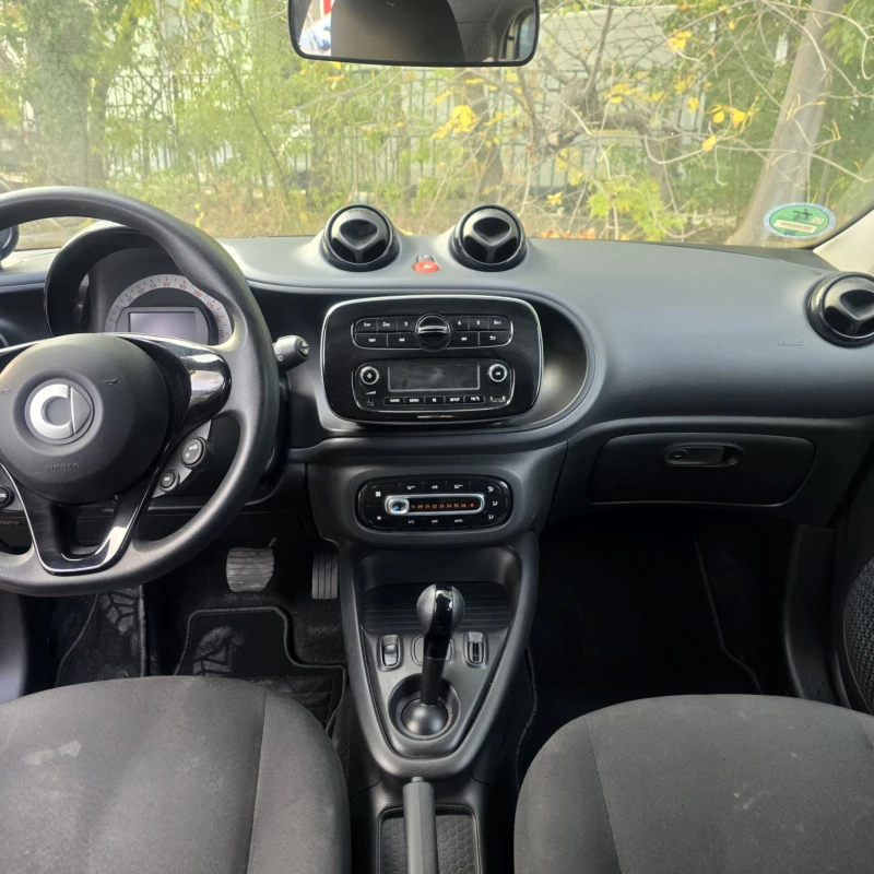 Smart Forfour EQ, снимка 4 - Автомобили и джипове - 52682404