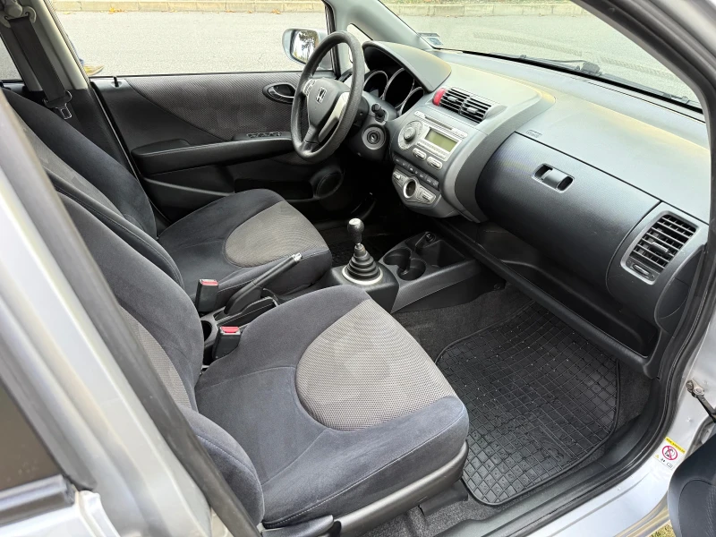 Honda Jazz 1.4 83 к.с Фейслифт, снимка 12 - Автомобили и джипове - 52190299