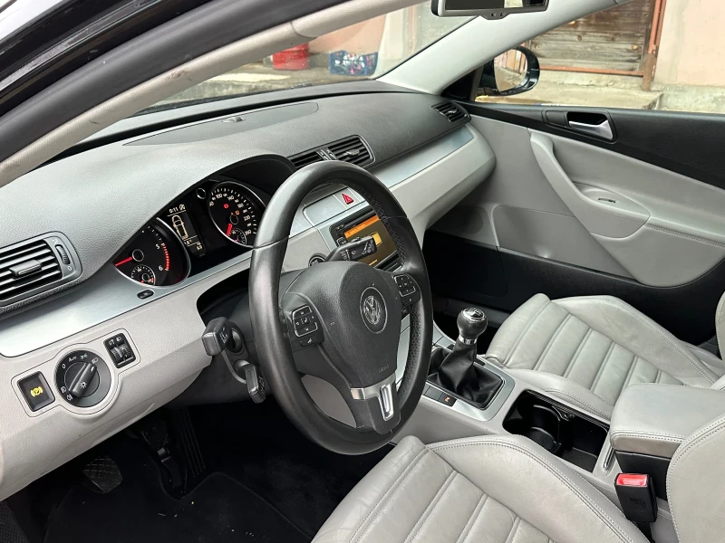 VW Passat 2.0TDI HighLine, снимка 8 - Автомобили и джипове - 53154995