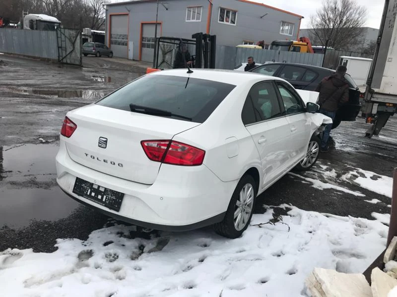 Seat Toledo 1.0 turbo, снимка 1 - Автомобили и джипове - 32457569