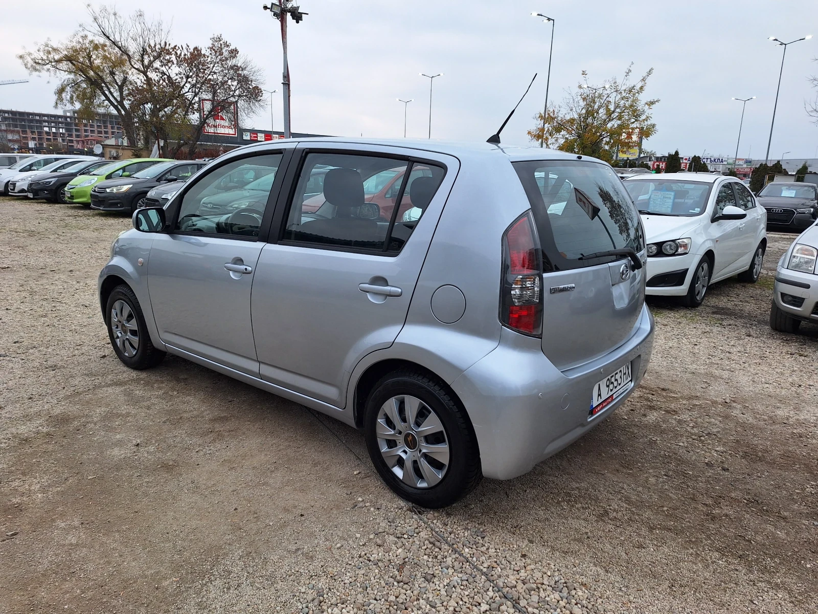 Daihatsu Sirion 1.3 automat - изображение 5