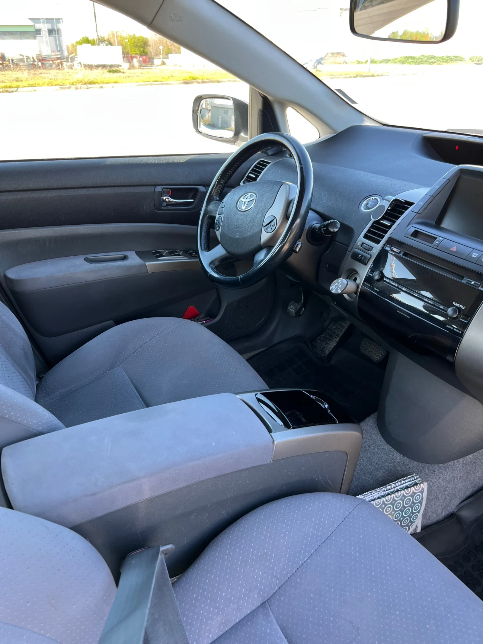 Toyota Prius  - изображение 9