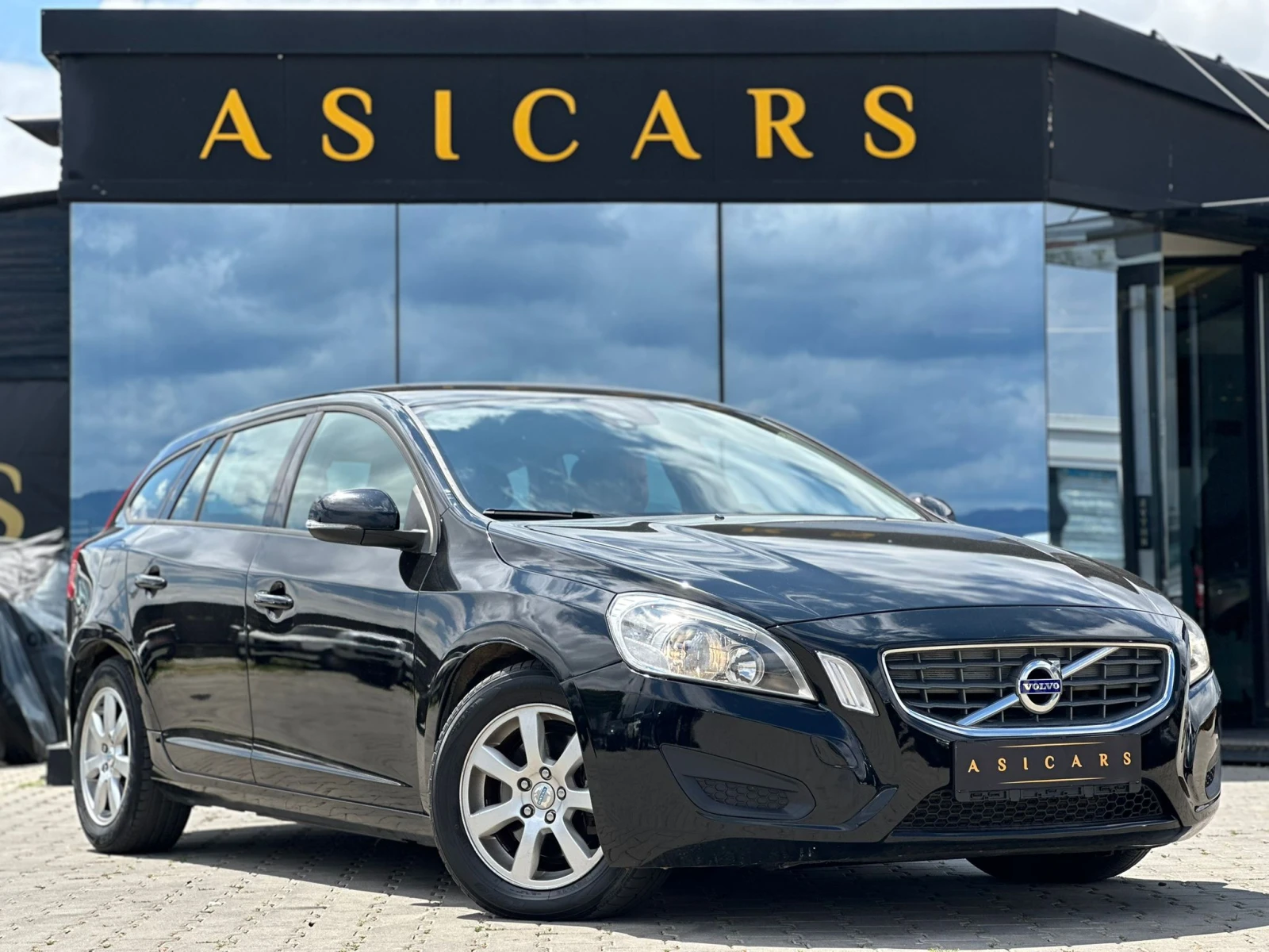 Volvo V60 / EDRIVE / 1.6D / EURO 5 / TOP /  - изображение 7