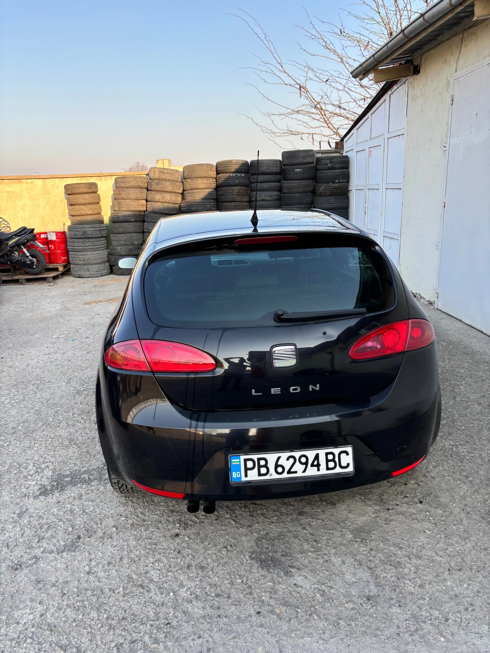 Seat Leon ПЪРВИ СОБСТВЕНИК, снимка 5 - Автомобили и джипове - 53865557