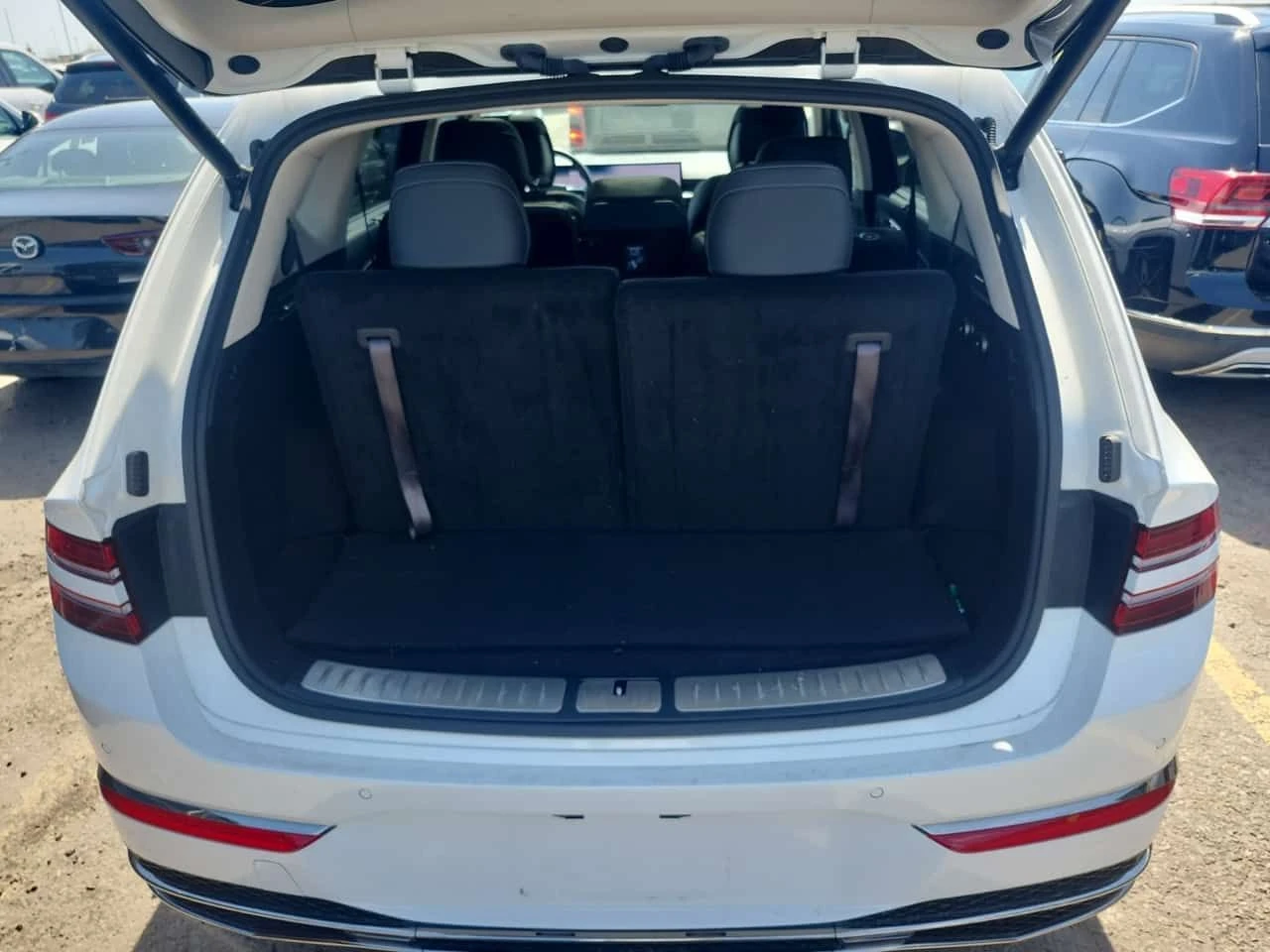 Genesis GV80 * 3.5T Prestige * OБУДХВНАЕ* МАСАЖ* ДИСТРОНИК* ПАН, снимка 15 - Автомобили и джипове - 54471765