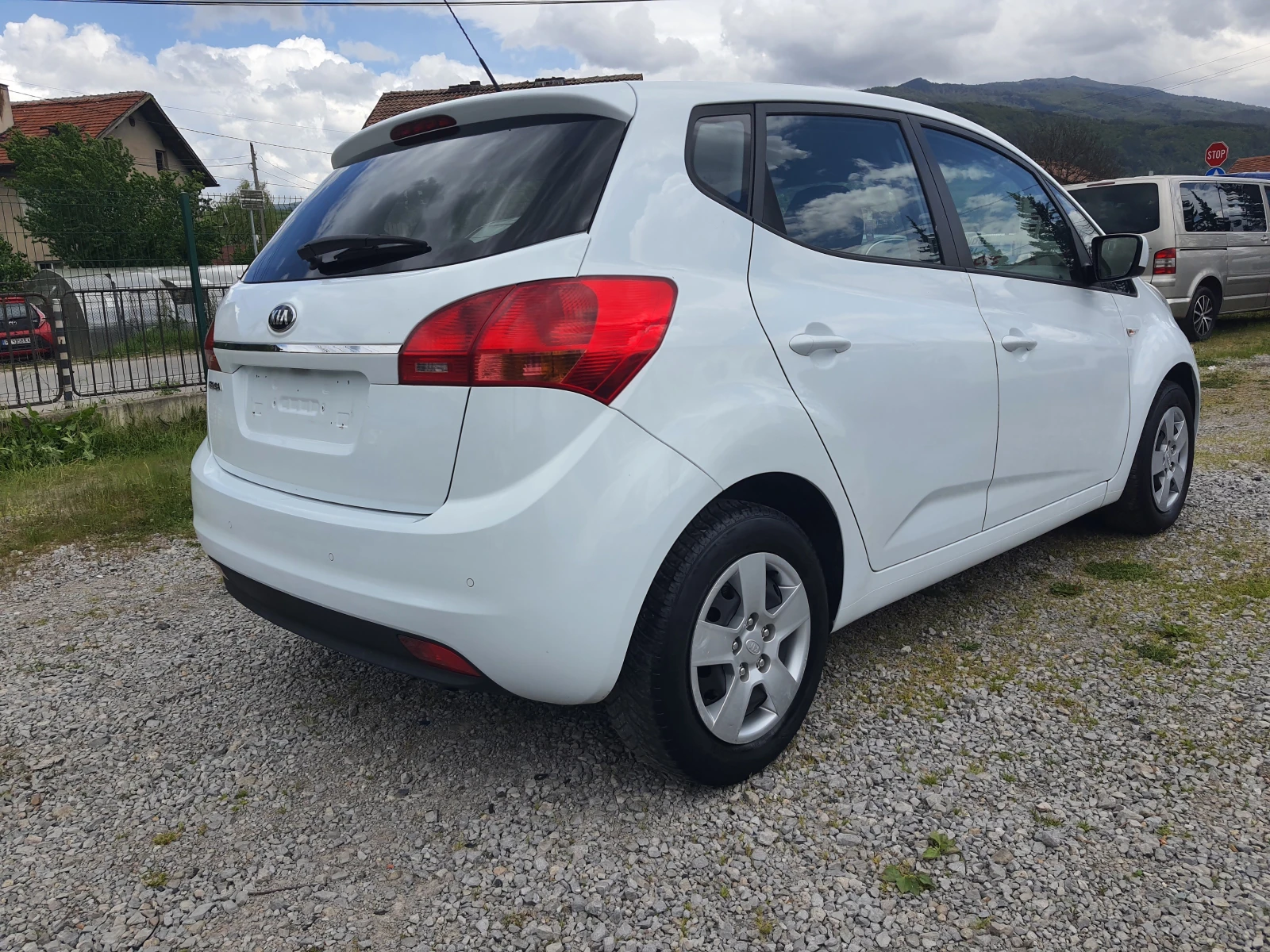 Kia Venga 1.4i LPG, снимка 5 - Автомобили и джипове - 54573084
