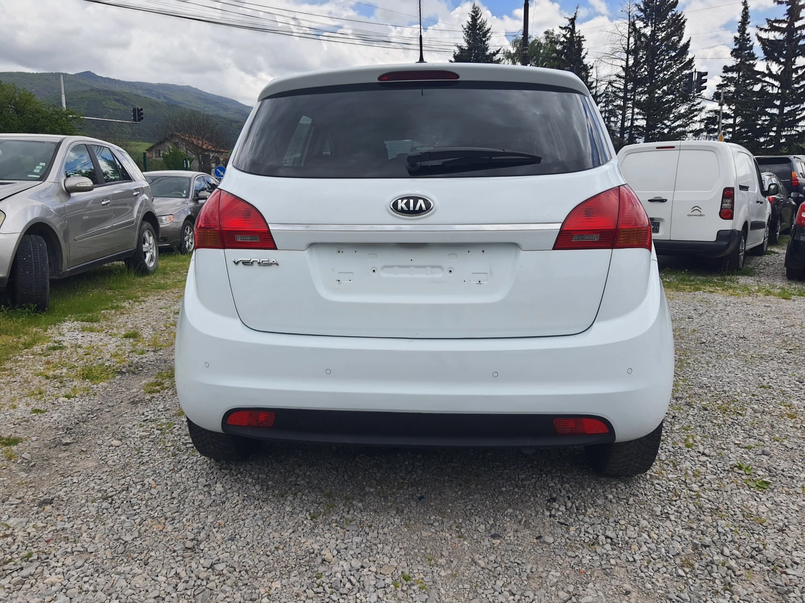 Kia Venga 1.4i LPG, снимка 6 - Автомобили и джипове - 54573084