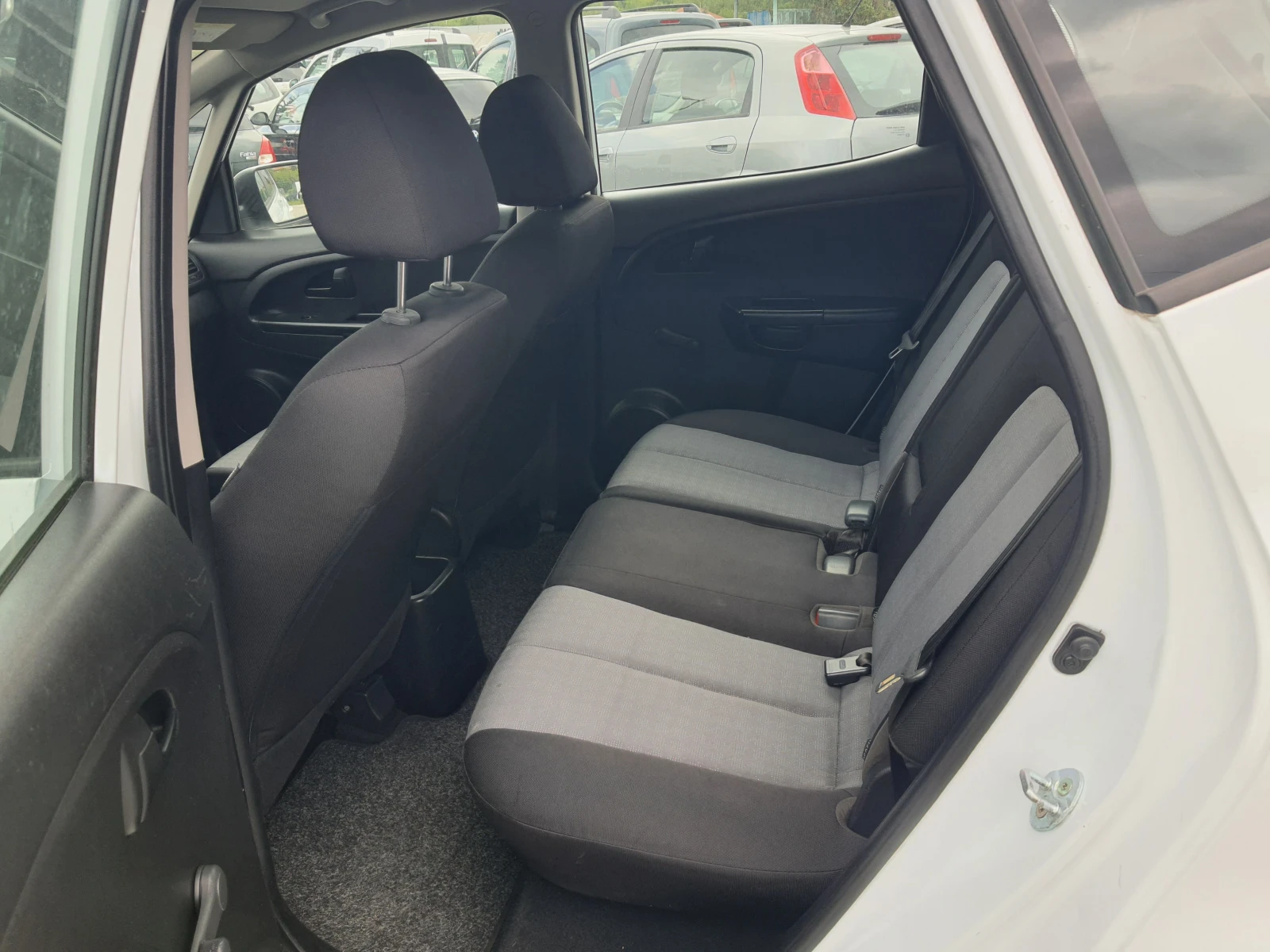 Kia Venga 1.4i LPG, снимка 10 - Автомобили и джипове - 54573084