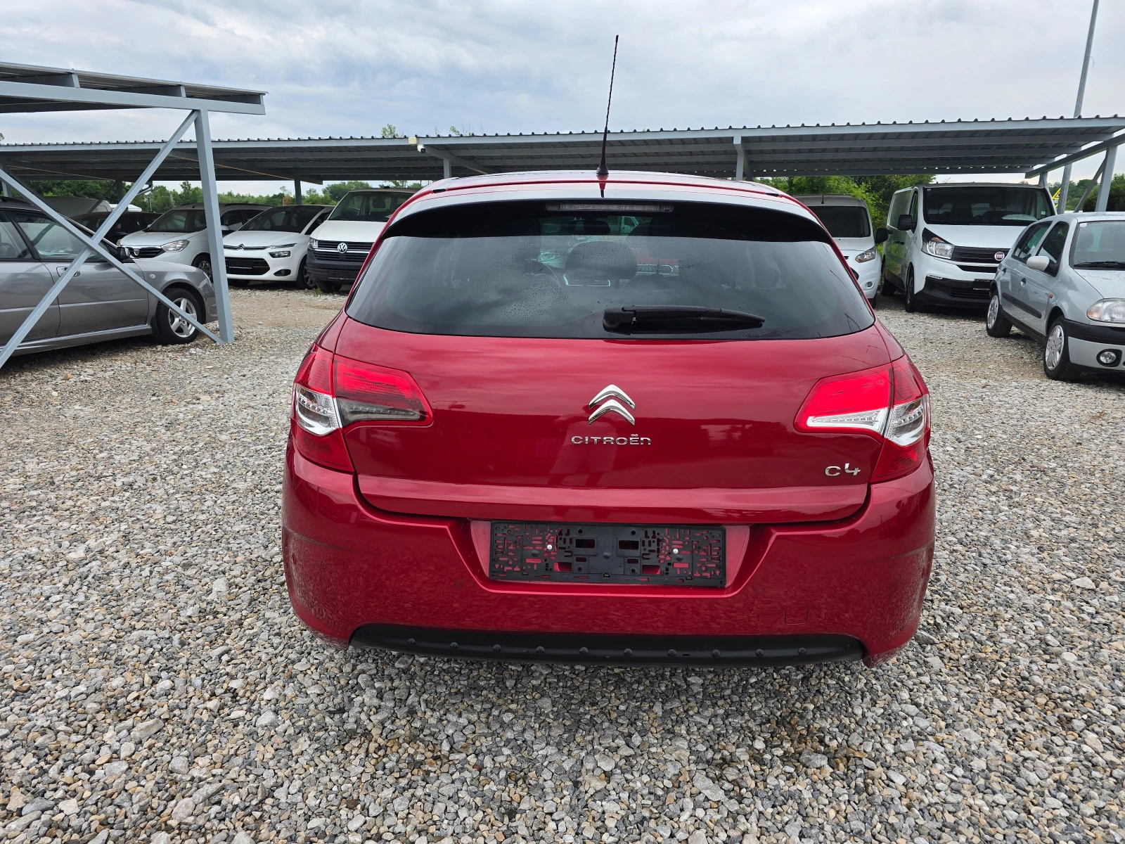 Citroen C4 1.6 БЕНЗИН РЕАЛНИ КИЛОМЕТРИ, снимка 4 - Автомобили и джипове - 55216870