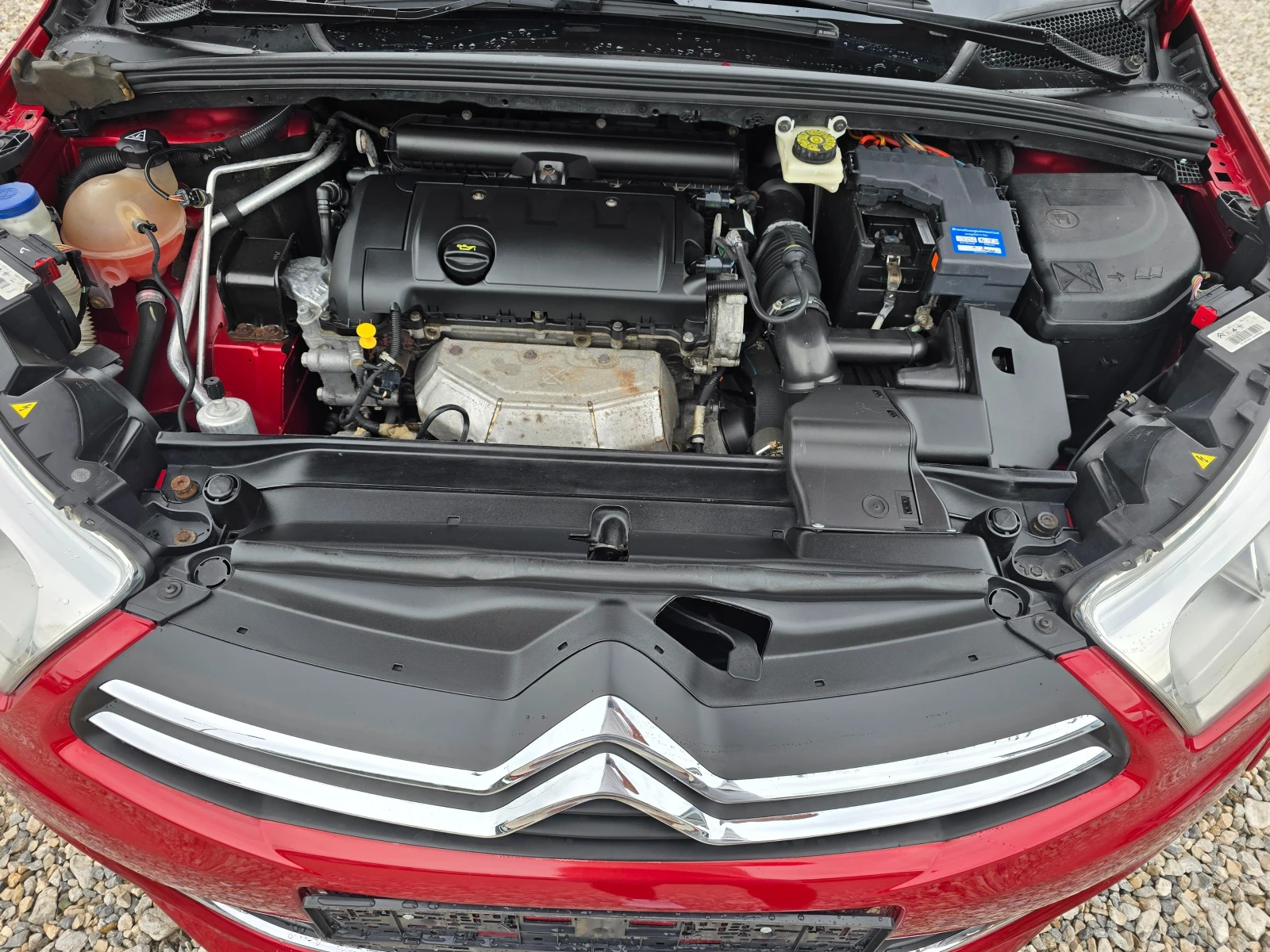 Citroen C4 1.6 БЕНЗИН РЕАЛНИ КИЛОМЕТРИ, снимка 17 - Автомобили и джипове - 55216870