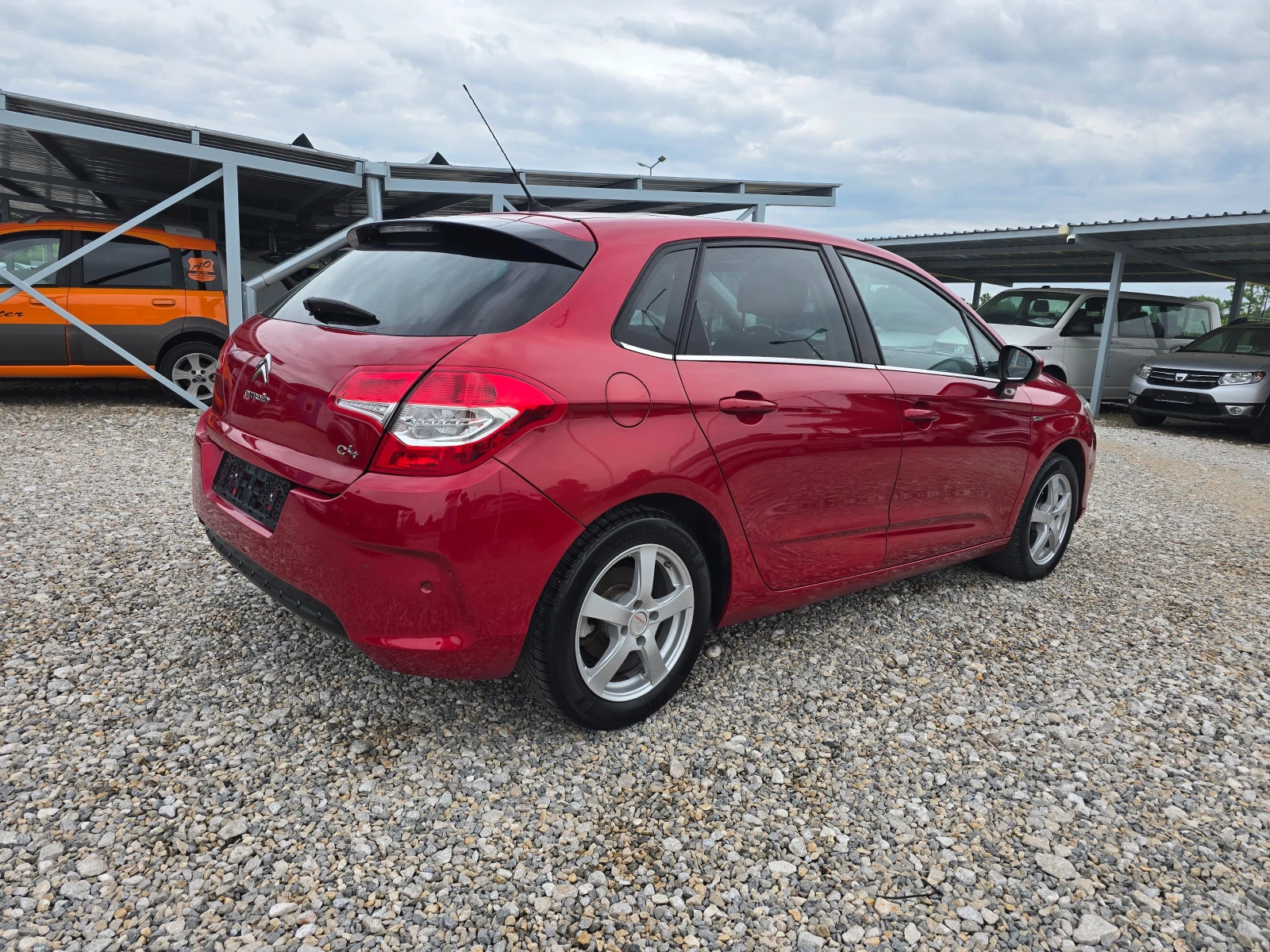 Citroen C4 1.6 БЕНЗИН РЕАЛНИ КИЛОМЕТРИ, снимка 5 - Автомобили и джипове - 55216870