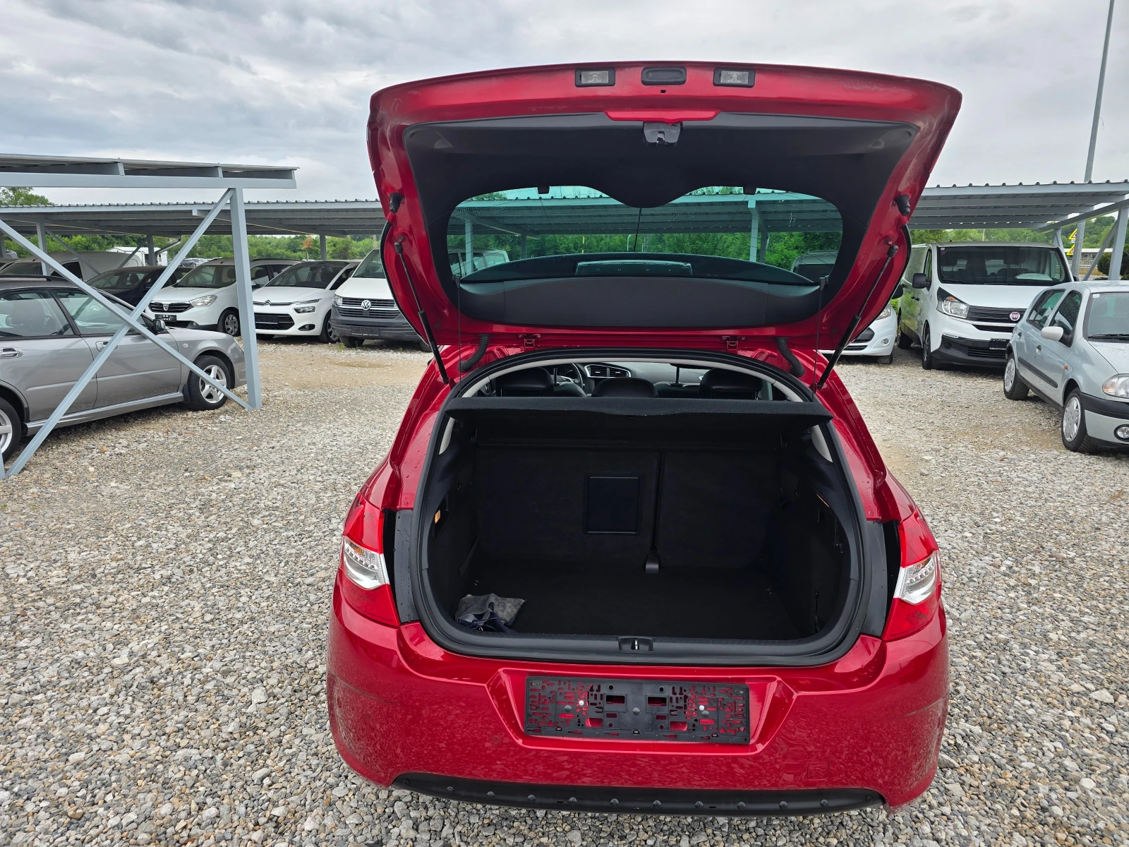 Citroen C4 1.6 БЕНЗИН РЕАЛНИ КИЛОМЕТРИ, снимка 16 - Автомобили и джипове - 55216870