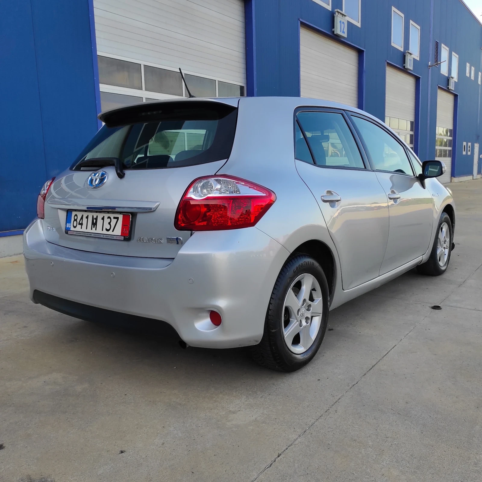 Toyota Auris 1, 8 Hybrid , снимка 3 - Автомобили и джипове - 55371487