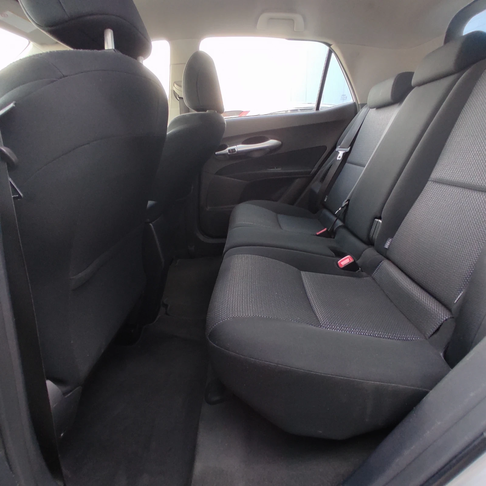 Toyota Auris 1, 8 Hybrid , снимка 8 - Автомобили и джипове - 55371487