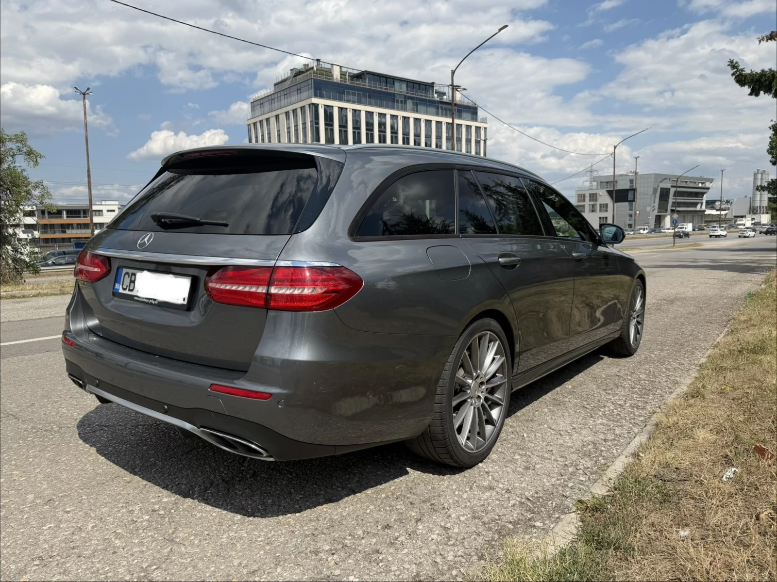 Mercedes-Benz E 43 AMG, снимка 2 - Автомобили и джипове - 55665315
