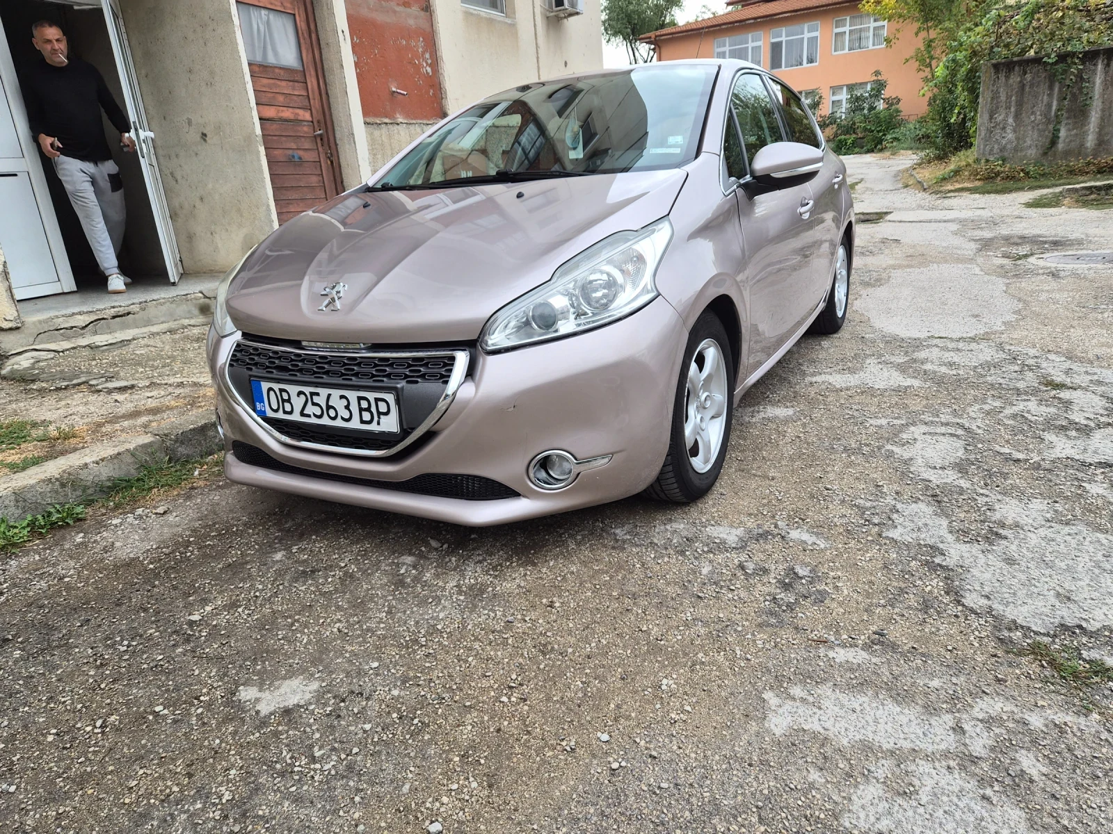 Peugeot 208