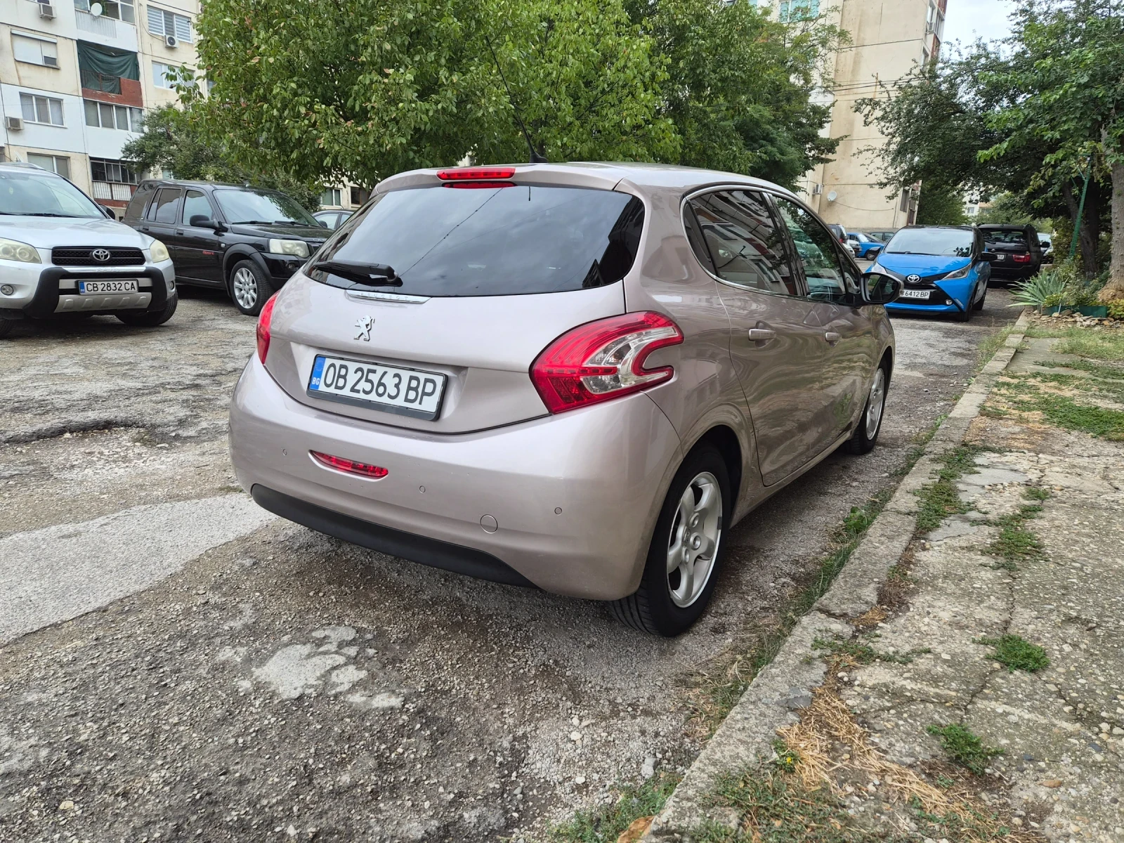 Peugeot 208, снимка 3 - Автомобили и джипове - 56279156