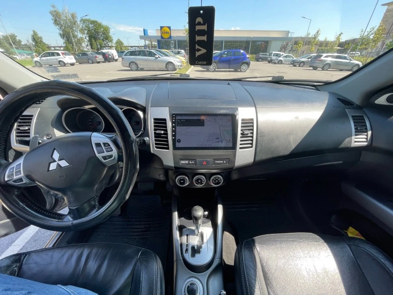 Mitsubishi Outlander 2.4, снимка 8 - Автомобили и джипове - 47294455