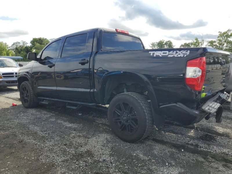 Toyota Tundra CREWMAX SR5, снимка 4 - Автомобили и джипове - 52396253