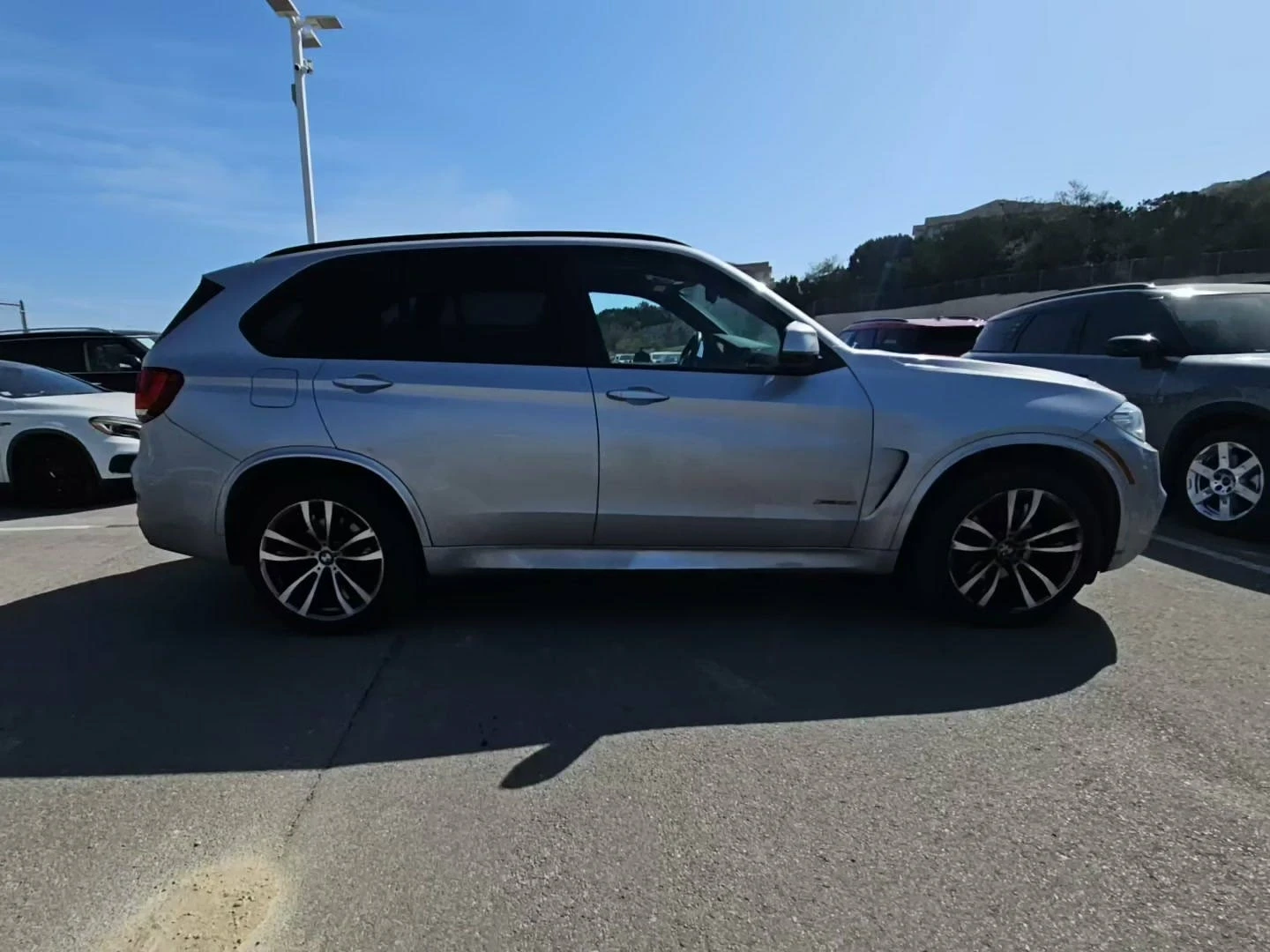 BMW X5 XDRIVE* M PACK* HARMAN* PANO* HEAD-UP* CAMERA*  - изображение 2