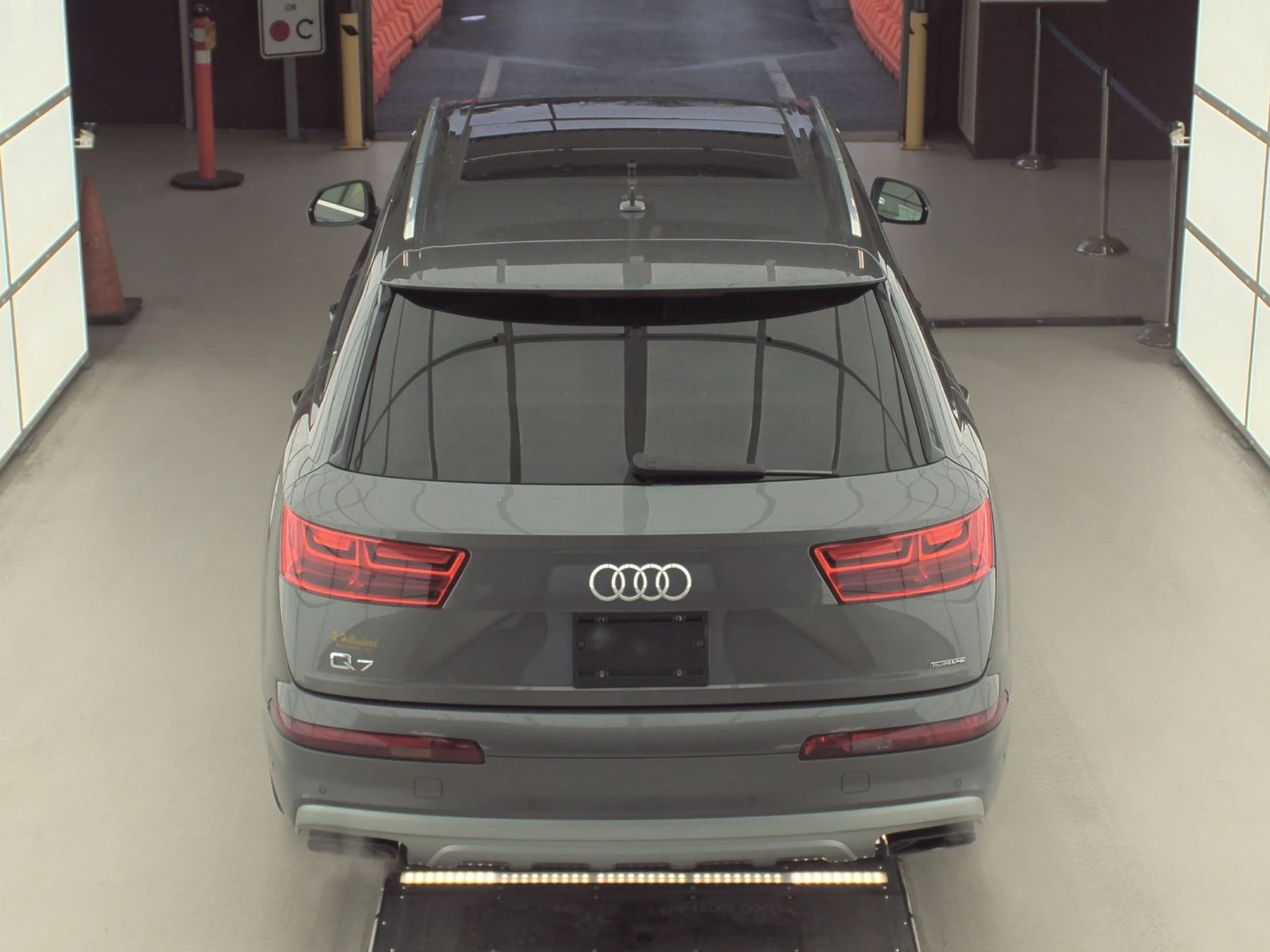 Audi Q7 3.0T Premium Plus/ДИГИТАЛНО ТАБЛО/ОБДУХВАНЕ/ПАНО - изображение 5
