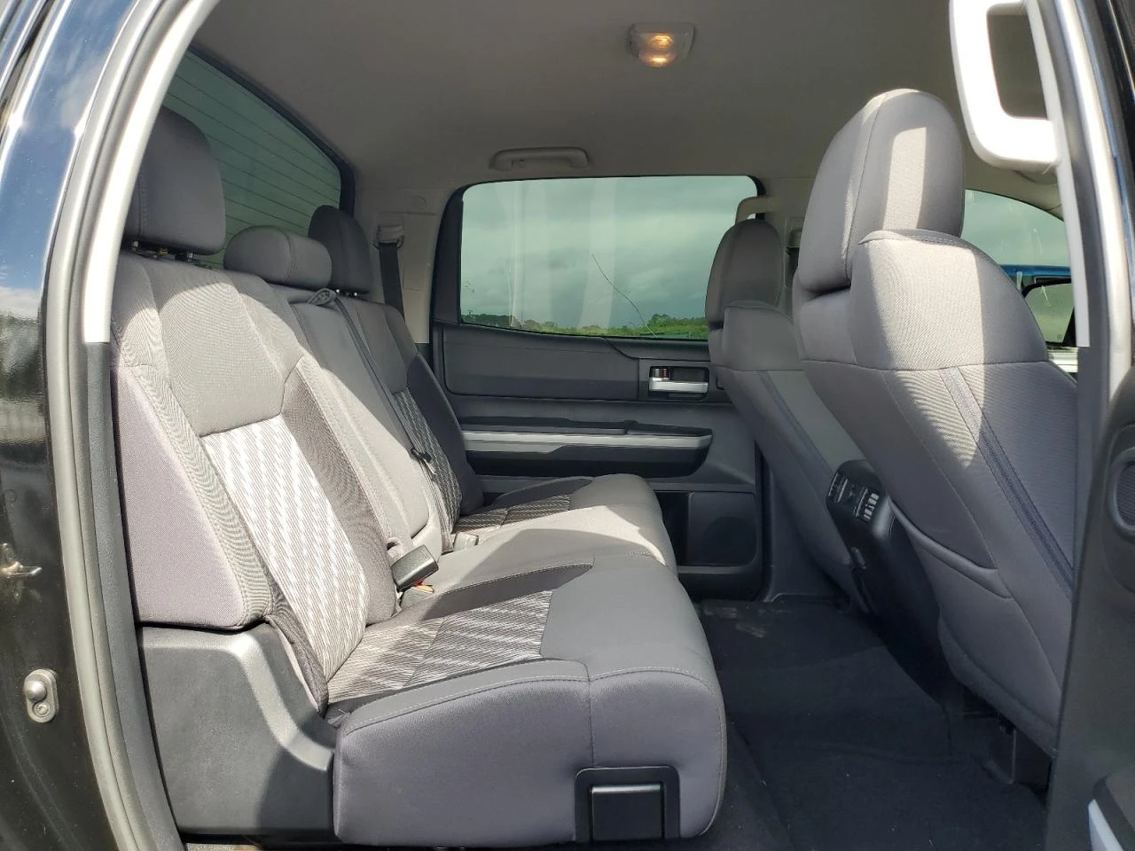 Toyota Tundra CREWMAX SR5 - изображение 8