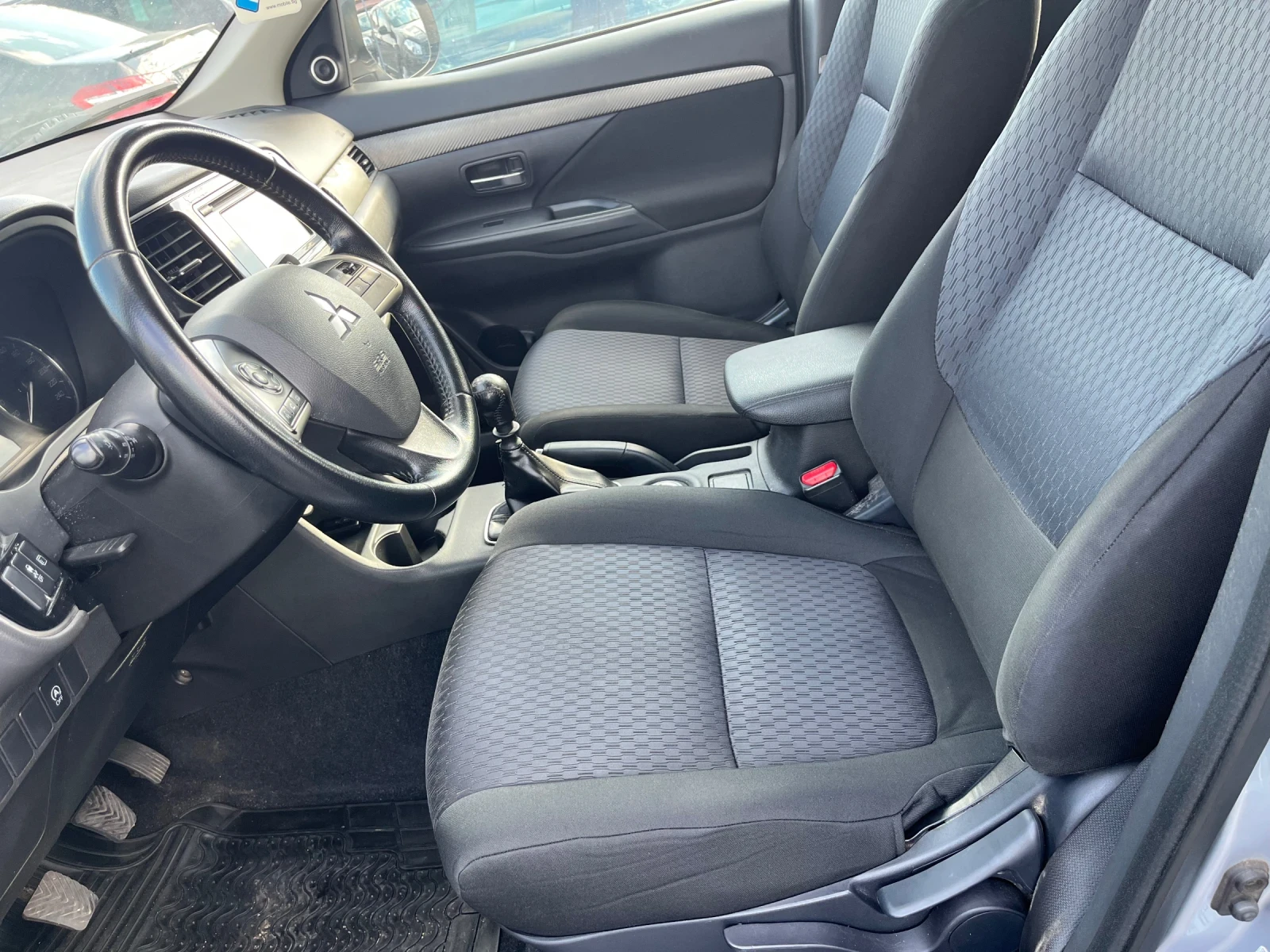 Mitsubishi Outlander 2.2D 4WD 7 места, снимка 9 - Автомобили и джипове - 54392602