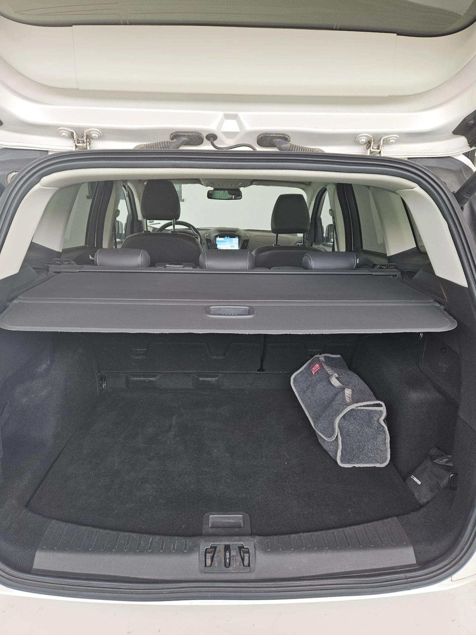 Ford Kuga Vignale, снимка 15 - Автомобили и джипове - 54409456