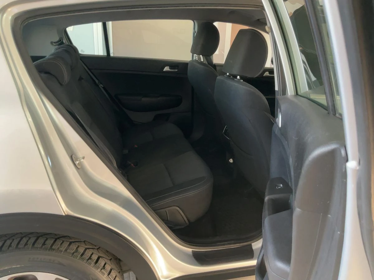 Kia Sportage 1.6 LPG, снимка 15 - Автомобили и джипове - 54978176